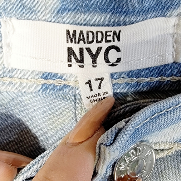 ❗️4/$20 Madden NYC High Waist Flare Floral Print Bohemian Jeans Size 17 - Picture 4 of 6